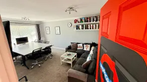 Monopoly Place-4 Bedrooms & 4 Work”Station” Office - Image 3