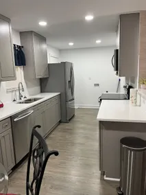 Pet friendly + fenced in yard 10 min to DT Raleigh - Image 5