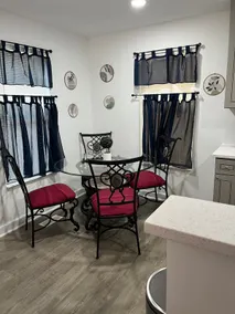 Pet friendly + fenced in yard 10 min to DT Raleigh - Image 4