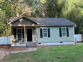Pet friendly + fenced in yard 10 min to DT Raleigh - Image 3