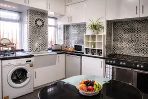 Spacious 1 bed Flat Sleeps 6 w/ Garden and Parking - Image 4