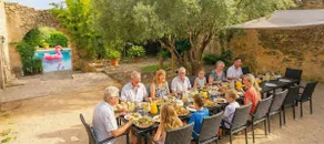 Family Holidays - 5* Farmhouse with Pool & Pets - Image 3