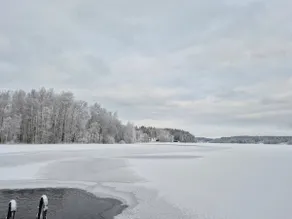 Villa by the lake in Nuuksio - Image 2