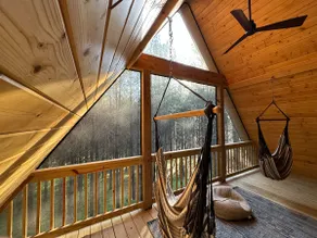 Carpenter’s Cabin | Conversation Pit | Hot Tub - Image 4