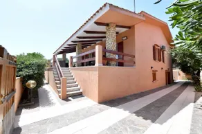 Villa with Large Terrace for Groups and Families - Image 3
