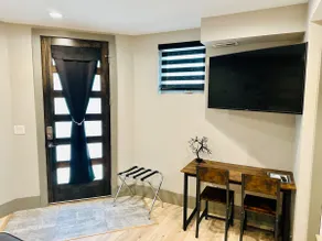 Modern Studio - Walk to Dining, Music & Downtown - Image 4