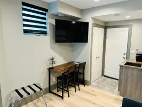 Modern Studio - Walk to Dining, Music & Downtown - Image 3