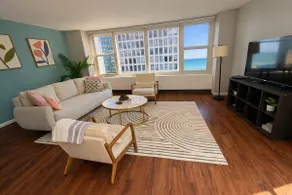 The Lakefront Lookout (Rooftop Deck • Gym) - Image 2