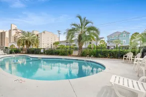 Garden City Beach 2 min walk w/ Pool & Parking - Image 3