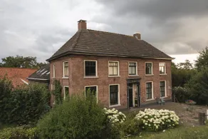 Experience the Betuwe in 'Schenkhuys' Blue Room - Image 2