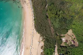Privacy with a view of the beach - Image 2