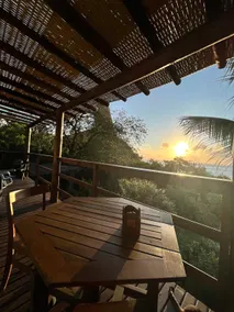 Privacy with a view of the beach - Image 3