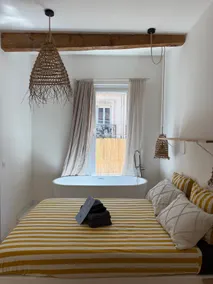Suite1 Balcony&Bathtub 5th floor stairs Canebiere - Image 2