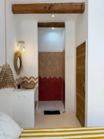 Suite1 Balcony&Bathtub 5th floor stairs Canebiere - Image 3