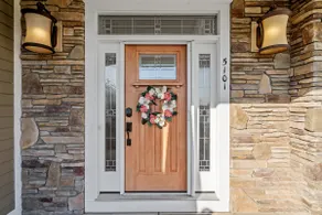 Luxurious Fayetteville Home-5 Bedroom - Image 4