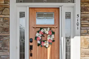 Luxurious Fayetteville Home-5 Bedroom - Image 3