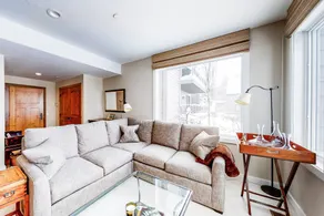 Remodeled 3BR Mountainview 2nd-Floor | Balcony - Image 3