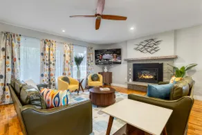 Chestnut Place · Updated Home on Quiet Drive - Perfect Getaway - Image 3