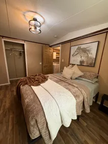 The Towner : Sleeps 4 • Near RRG • Walk to Town - Image 4