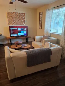 Come and ”Stay Awhile” at Oak Shores - Image 4