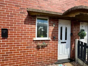 Highstone 4 Bedrooms Home 7 Beds With Parking and Garden - Image 4