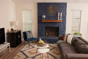 2BR Ensuite | Near The Domain & UT - Image 5