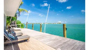 Dolfan Oceanfront Cottage Direct oceanfront with 50 ft of dockage and jacuzzi and kayaks 4 bed 2 bath home - Image 3