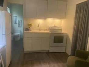 Private Studio Lake Access & Close to Beaches - Image 5