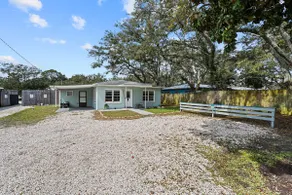 Coastal Cabana~Sleeps 6~.7 from Beach~Pets Ok - Image 3
