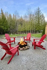 Canadian Cabin. Walk to beach. Forest view. Modern - Image 4
