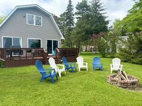 Amazing lake view and peaceful cottage with kayaks - Image 2