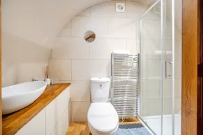 Luxury Pod-Sleeps 2-Hot Tub-Pets-Garden - Image 5