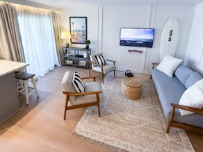 Fully Renovated Beachfront Surf House Oceanside - Image 4