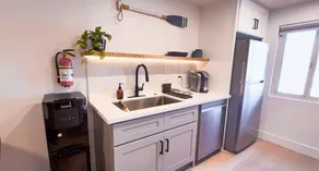 Fully Renovated Beachfront Surf House Oceanside - Image 5