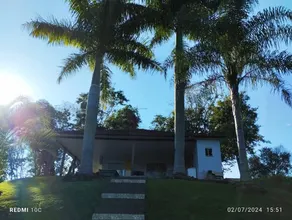 House with a beautiful and spacious gurmed area - Image 4