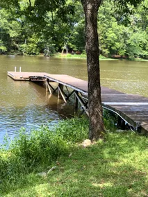 Lakeside Lodge w Floating Dock, Boat Ramp, 2 Kings - Image 2