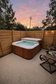 The Tailor House: 2BR w/ Hot Tub near Woodstock Sq - Image 2