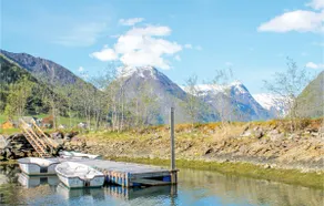2 Bedroom Stunning Home In Fjærland - Image 2