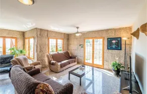 Amazing Home In Alella - Image 2