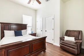 Woodsy Retreat • Private 2BD/1BA • Covered Parking - Image 5