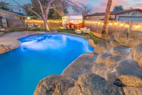 Betty & Bungalow! Camper, FREE heated pool, spa - Image 5