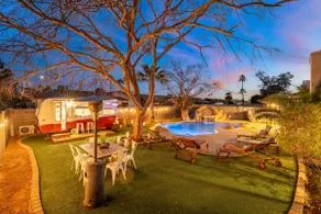 Betty & Bungalow! Camper, FREE heated pool, spa - Image 4