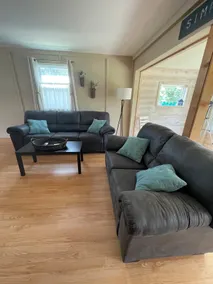Relaxing Lakefront Cottage - Image 3