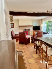 Renovated family home with enclosed garden - Image 4