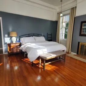 Downtown, 1st floor with 2 king beds, pet friendly - Image 4