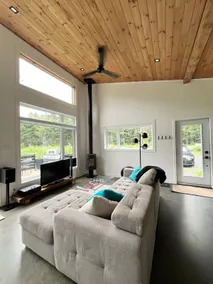Chalet with Hot Tub & Sauna. Magical view of Mont-Ham - Image 4