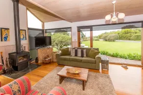 Illangi Beach Retreat - Image 5
