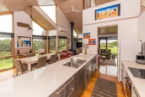 Illangi Beach Retreat - Image 3