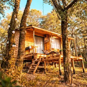 Romantic cottage with hot tub - Image 2