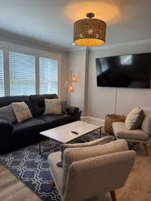 Walk to town, Greenport Village 1st floor apt - Image 3
